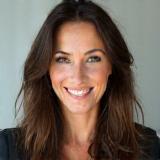 Portrait of satisfied client Isabelle M.